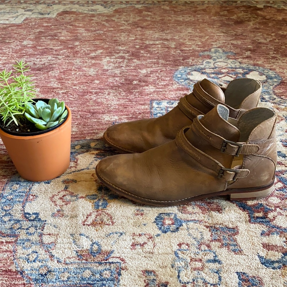 Free People Braeburn Booties Tan